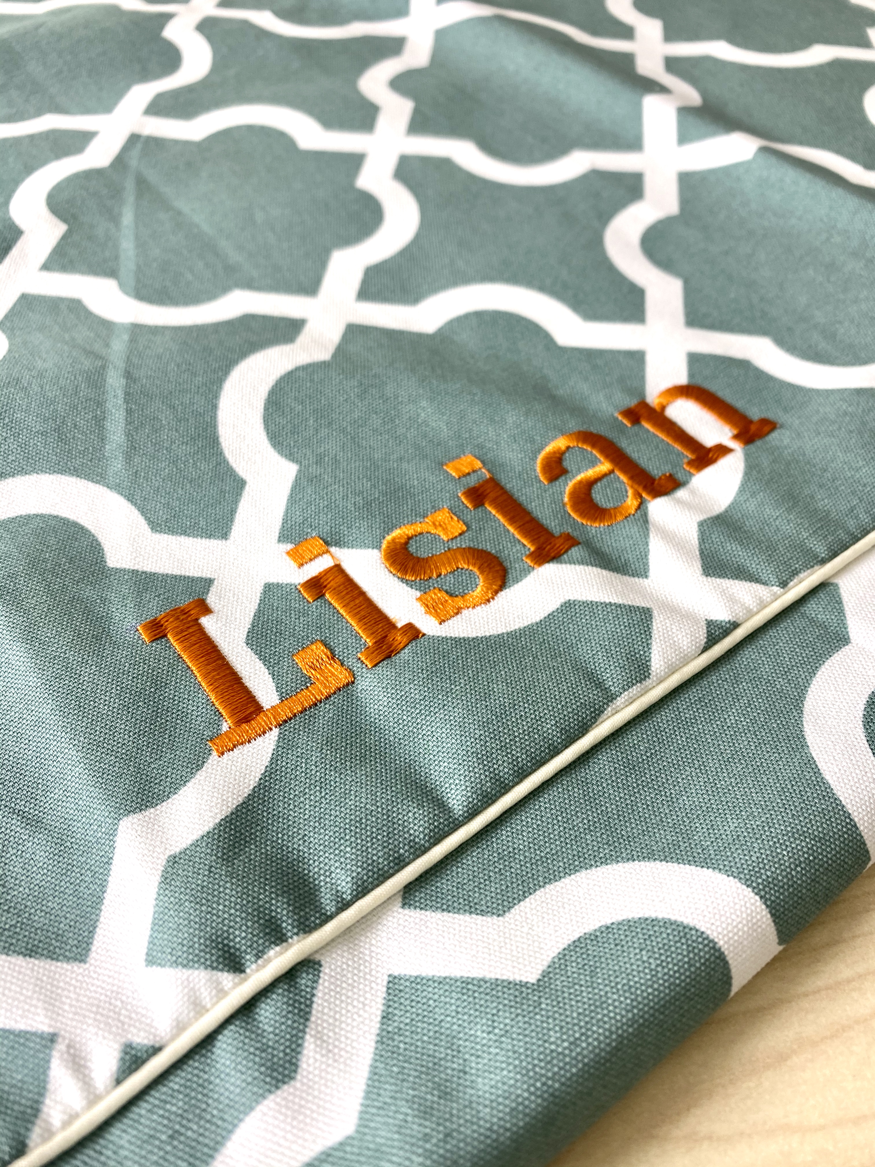 ネーム刺繍｜犬のベッド：アンベルソ