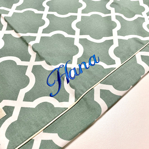 ネーム刺繡：ララ（ミントグリーン）｜犬のベッド：アンベルソ