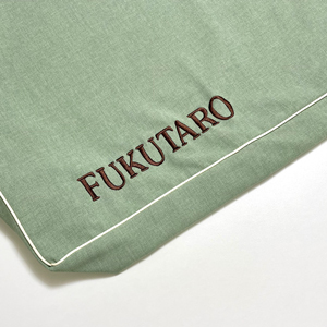 ネーム刺繍：ノーラ（ライトカーキ）｜犬のベッド：アンベルソ