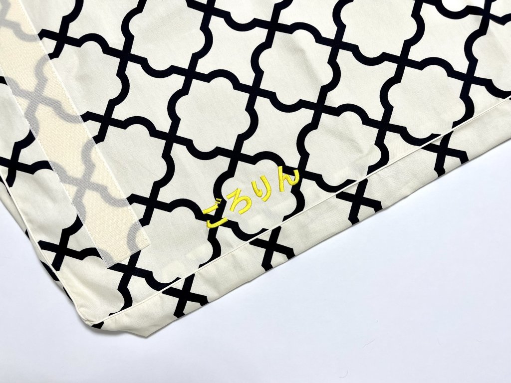 ネーム刺繍：ララ（アイボリー）｜犬のベッド：アンベルソ