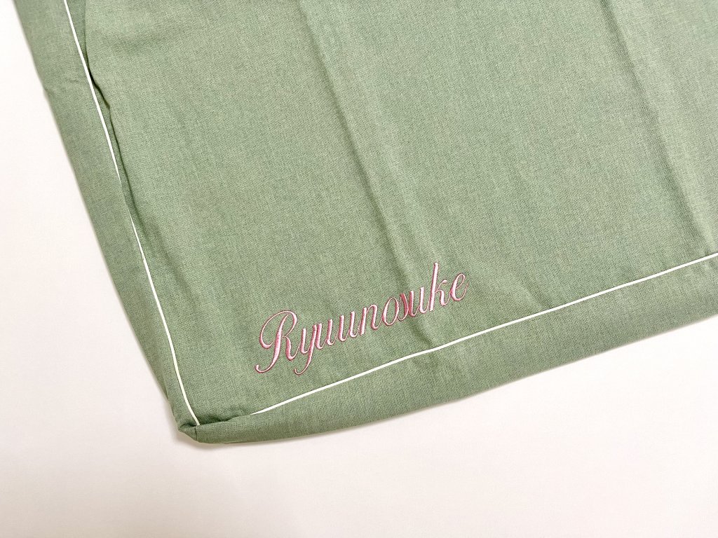 ネーム刺繍：ノーラ（ライトカーキ）｜犬のベッド：アンベルソ